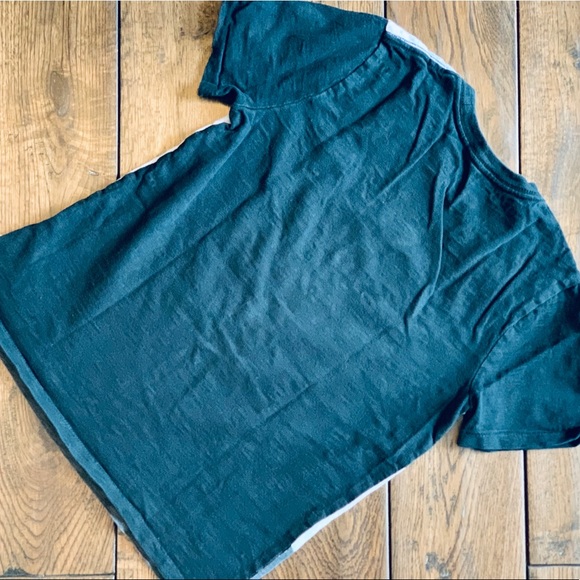 ⚡️2/$25⚡️GAP x DC Boys’ Graphic Tee - Picture 6 of 6